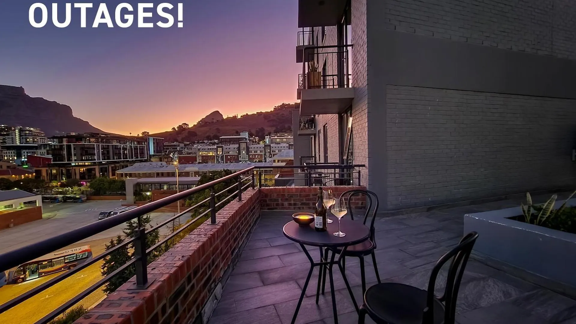 Chic, 2 Bed With Mountain Views! Walk To The Waterfront! Apartment Cape Town South Africa