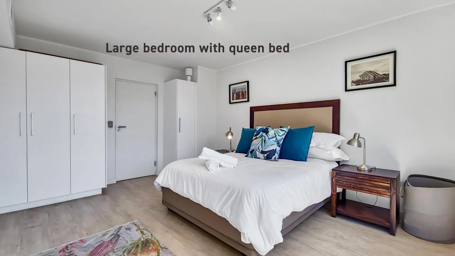Chic, 2 Bed With Mountain Views! Walk To The Waterfront! Apartment Cape Town